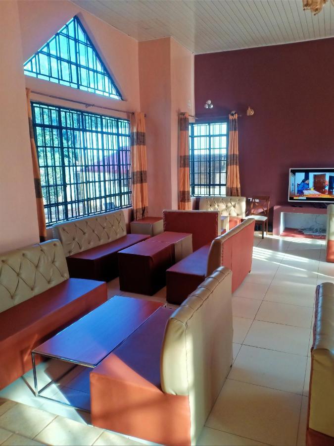The Peak Meadows Hotel Ньери Экстерьер фото
